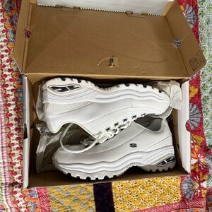 Women’s size 11 Skechers White & gray  Sneakers